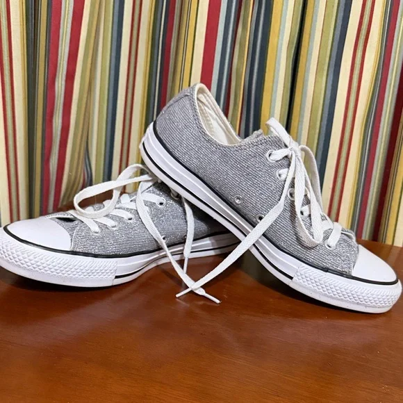 Converse All Star Women’s 7.5 Silver Gray Knit Fabric Sparkle Sweater Sneakers - Picture 1 of 13